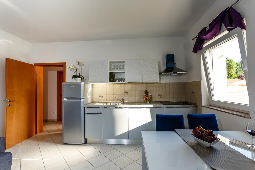 Apartments Mare & Mons Deluxe مالينسكا المظهر الخارجي الصورة