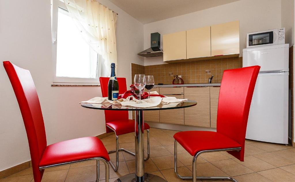 Apartments Mare & Mons Deluxe مالينسكا الغرفة الصورة