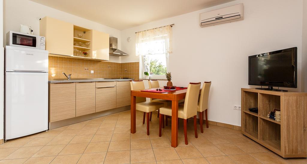 Apartments Mare & Mons Deluxe مالينسكا المظهر الخارجي الصورة