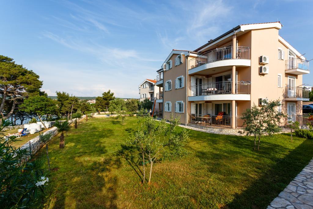 Apartments Mare & Mons Deluxe مالينسكا المظهر الخارجي الصورة