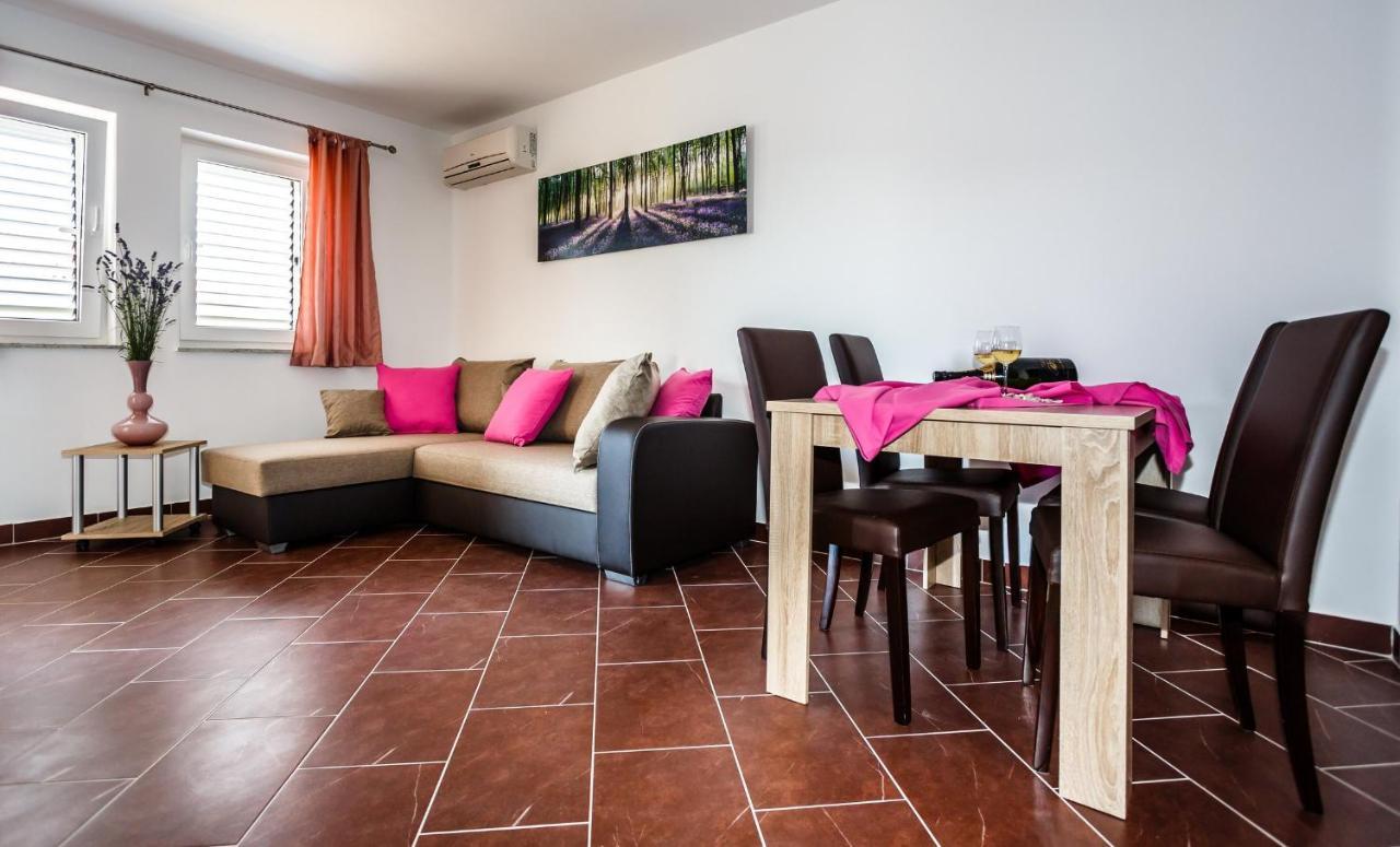 Apartments Mare & Mons Deluxe مالينسكا المظهر الخارجي الصورة